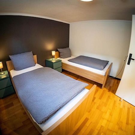 Gemuetliche 2-Zimmer Souterrain Wohnung Дюселдорф Екстериор снимка